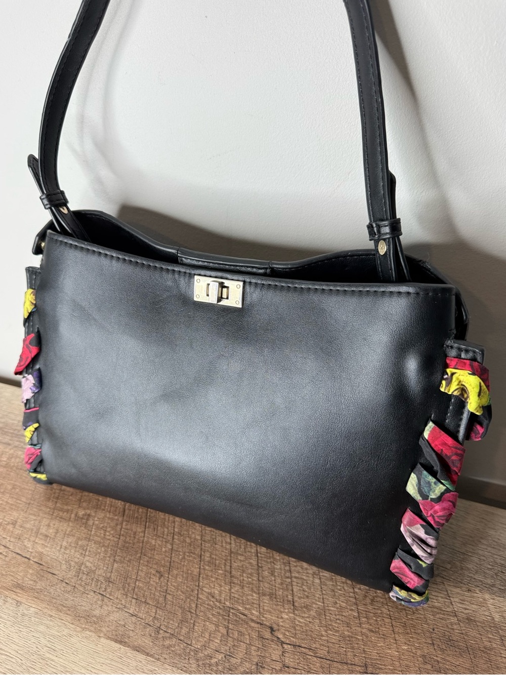 BETSEY JOHNSON Black Wrapped Up In You 2 Shoulder Bag Satchel *FLAW* - Picture 2 of 16